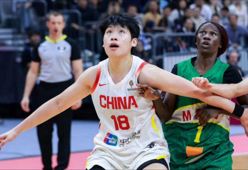 乐鱼体育在线-带了又不用！广东大腿3战仅2分4板，球迷质问：为何不选刘禹彤？